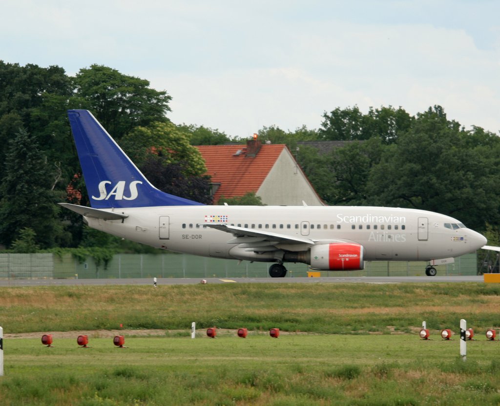 SAS B 737-683 SE-DOR kurz vor dem Start in Berlin-Tegel am 18.06.2011