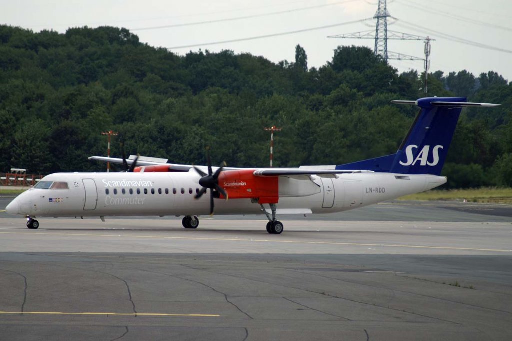 SAS, LN-RDD, Bombardier DHC Dash 8Q-400 ( Loge Viking), 2007.07.18, DUS, Dsseldorf, Germany