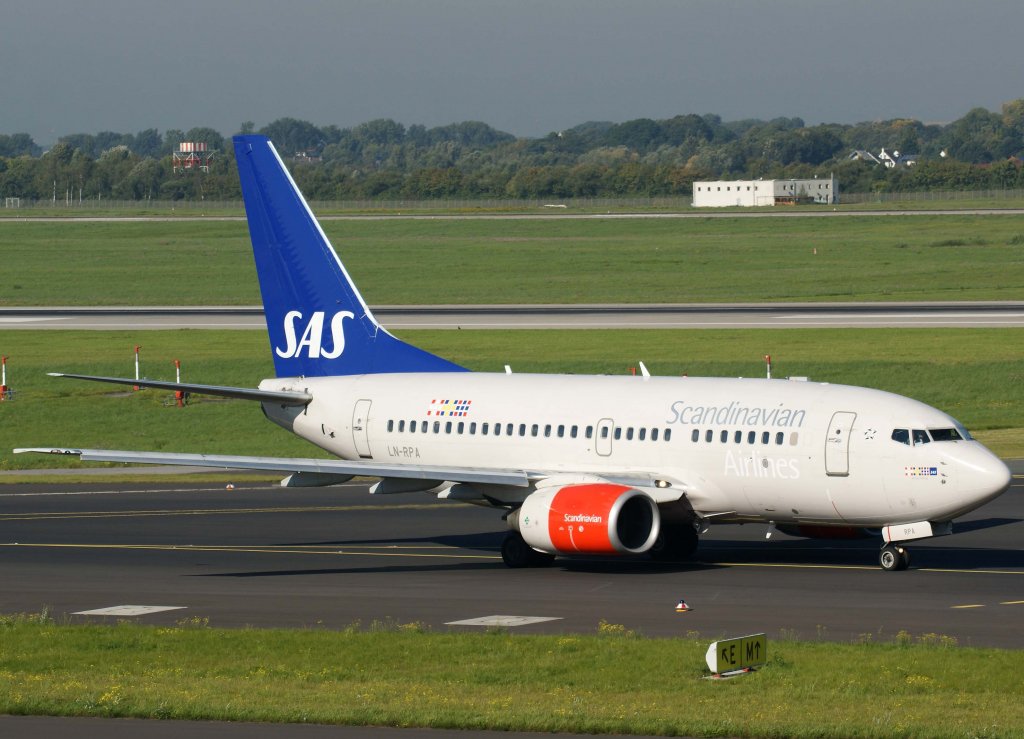 SAS (N), LN-RPA, Boeing 737-600  Arnljot Viking , 2010.09.22, DUS-EDDL, Dsseldorf, Germany 

