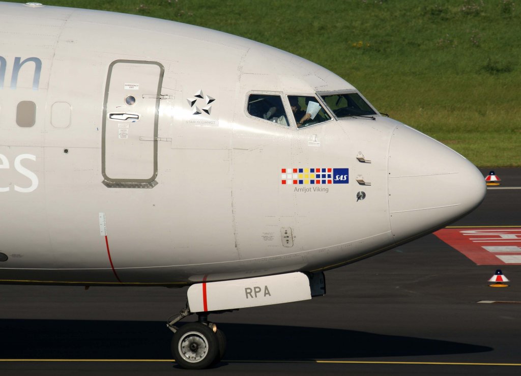 SAS (N), LN-RPA, Boeing 737-600  Arnljot Viking  (Bug/Nose), 2010.09.22, DUS-EDDL, Dsseldorf, Germany 

