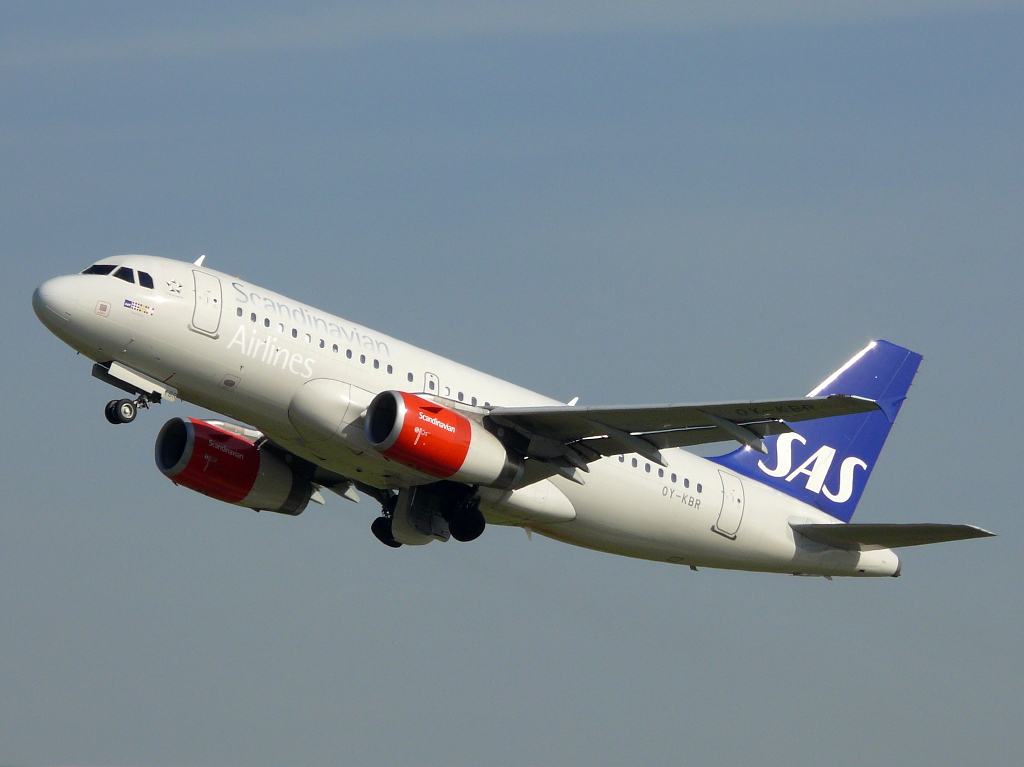 Scandinavian Airlines (SAS); OY-KBR; Airbus A319-132. Flughafen Dsseldorf. 26.08.2009.