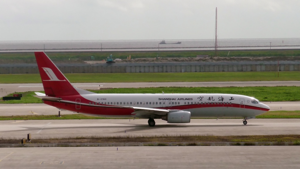 Shanghai Airlines B-2168, Boeing 737-8Q8, in Pudong (6.8.10)