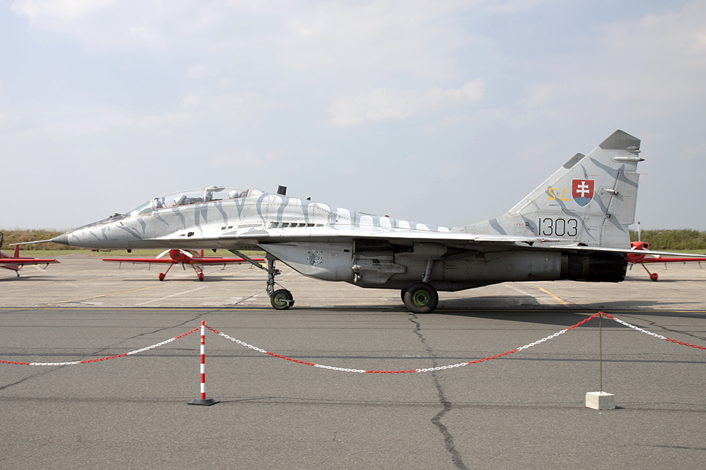 Slovakia - Air Force, 1303, Mikoyan-Gurevich, Mig-29UBS Fulcrum, 26.06.2010, LFQI, Cambrai-Epinoy, France 


