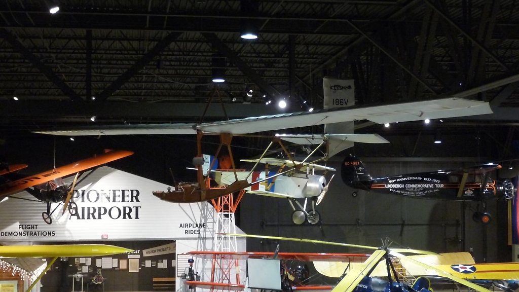 So hat Cessna mal angefangen: 1930 mit einem Gleitflieger, dem  CG-2 Primary Glider , zu sehen im EAA Museum Oshkosh, WI (3.12.10).