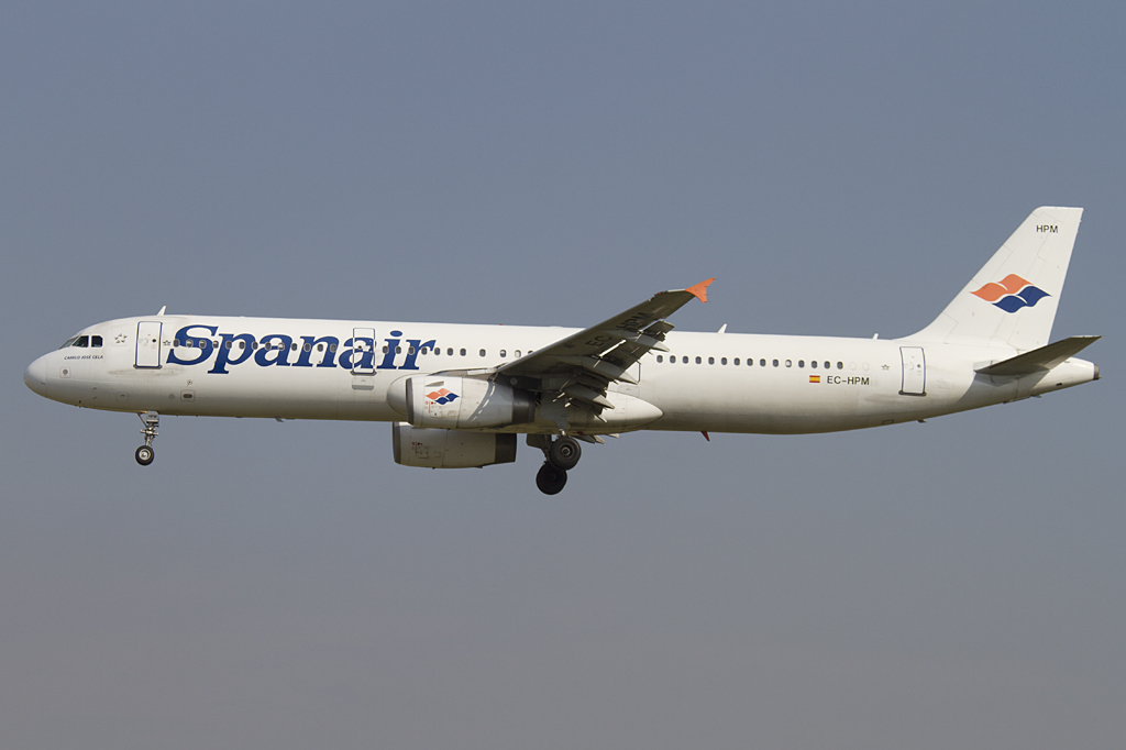 Spanair, EC-HPM, Airbus, A321-231, 06.09.2010, BCN, Barcelona, Spain 



