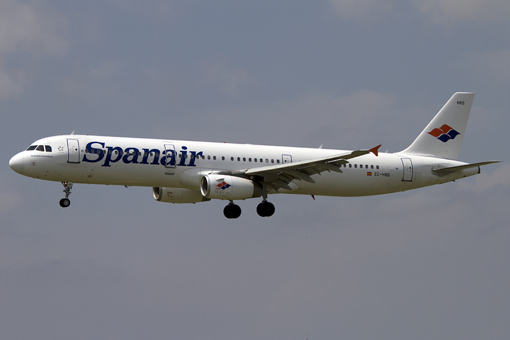 Spanair, EC-HRG, Airbus, A321-231, 16.06.2011, BCN, Barcelona, Spain 

