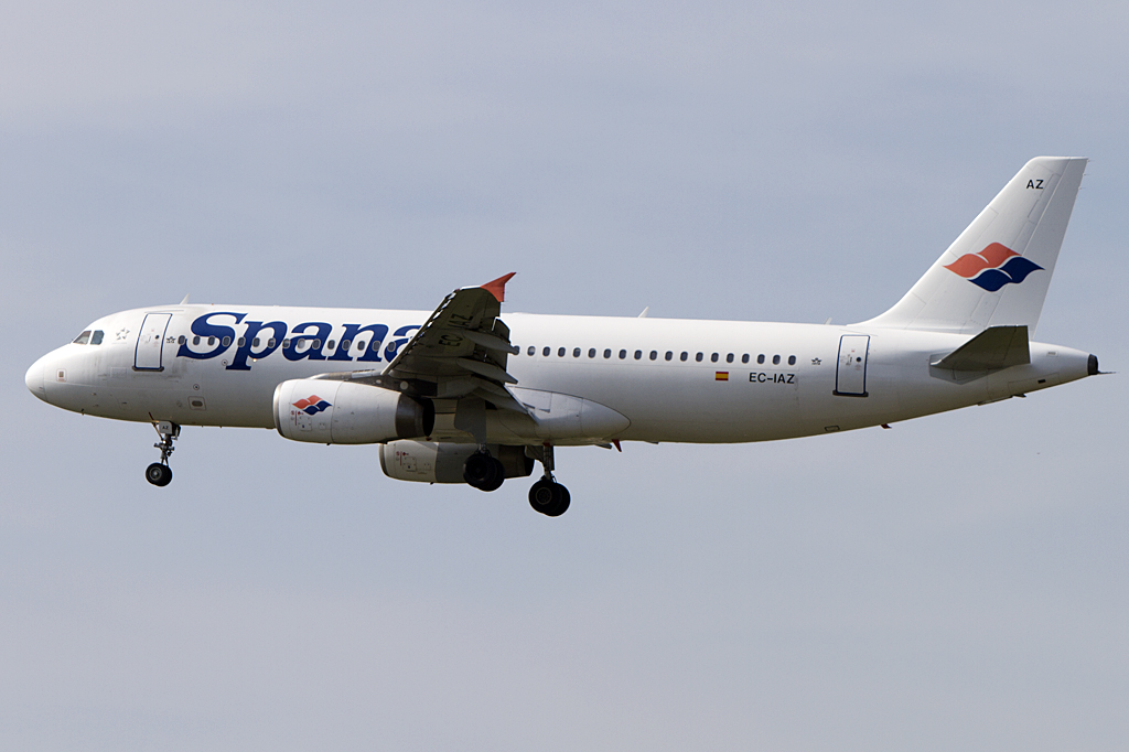 Spanair, EC-IAZ, Airbus, A320-232, 28.04.2010, FRA, Frankfurt, Germany 



