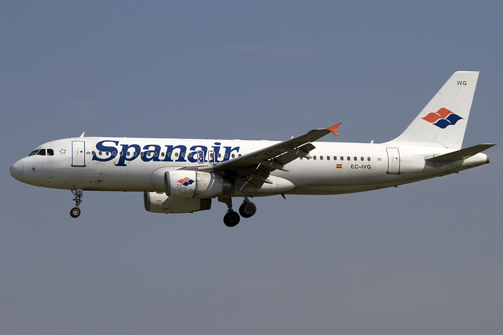 Spanair, EC-IVG, Airbus, A320-232, 16.06.2011, BCN, Barcelona, Spain 





