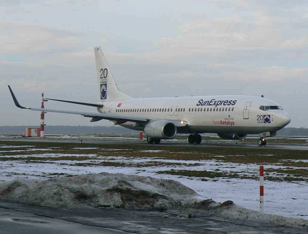 SunExpress B 737-8HC TC-SNF am 08.01.2011 auf dem Flughafen Berlin-Tegel