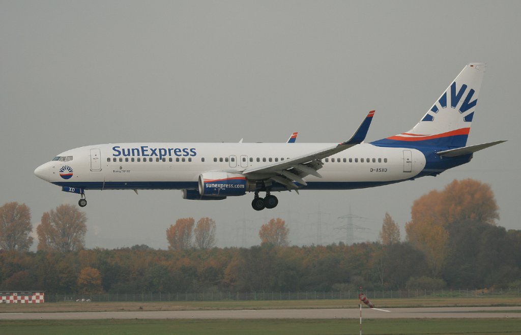 SunExpress Germany B 737-8AS D-ASXD kurz vor der Landung in Dsseldorf am 31.10.2011