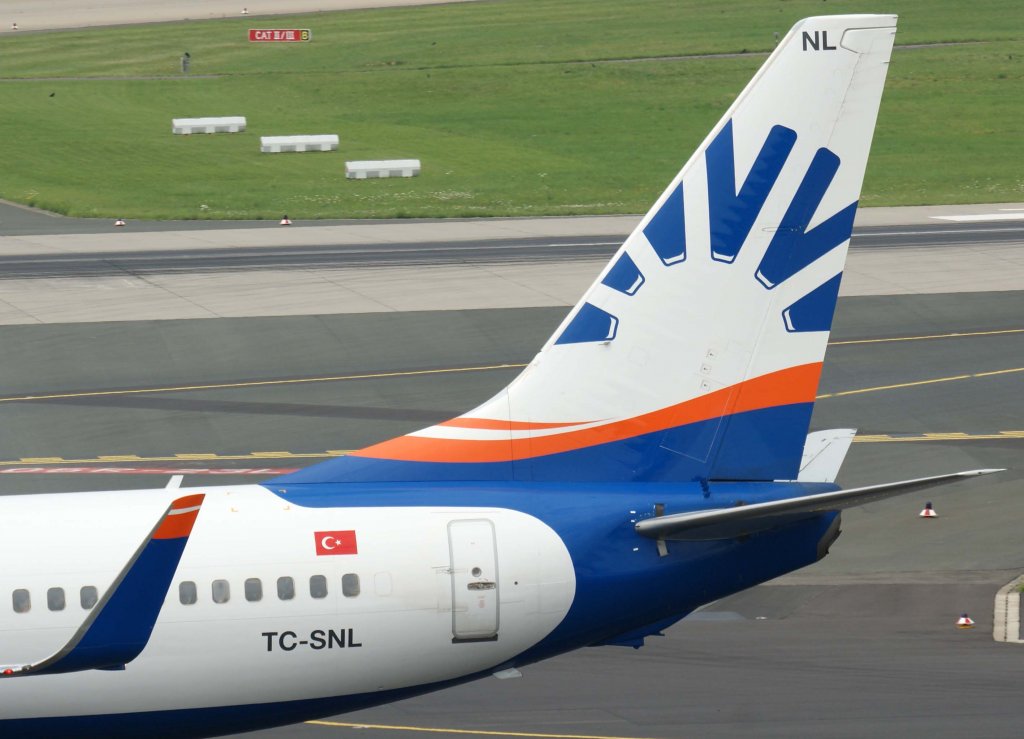 SunExpress, TC-SNL, Boeing 737-800 wl (Seitenleitwerk/Tail ~ neue SE-Lackierung), 28.07.2011, DUS-EDDL, Dsseldorf, Germany 

