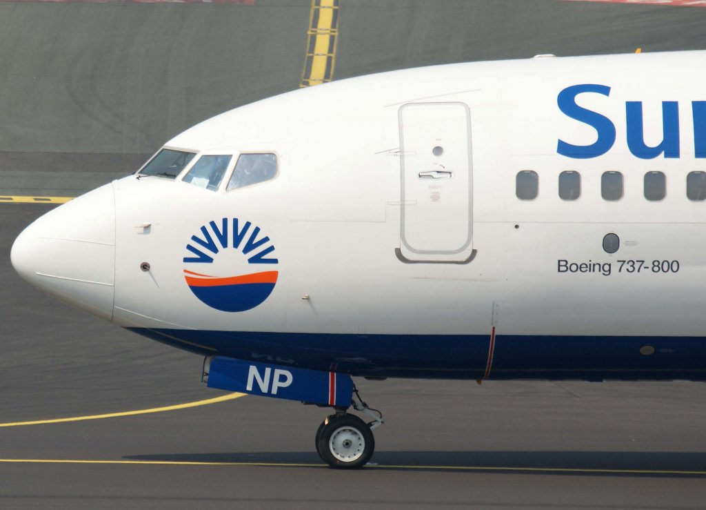 SunExpress, TC-SNP, Boeing 737-800 WL (neue SE-Lackierung ~ Nase/Nose), 29.04.2011, DUS-EDDL, Dsseldorf, Germany 

