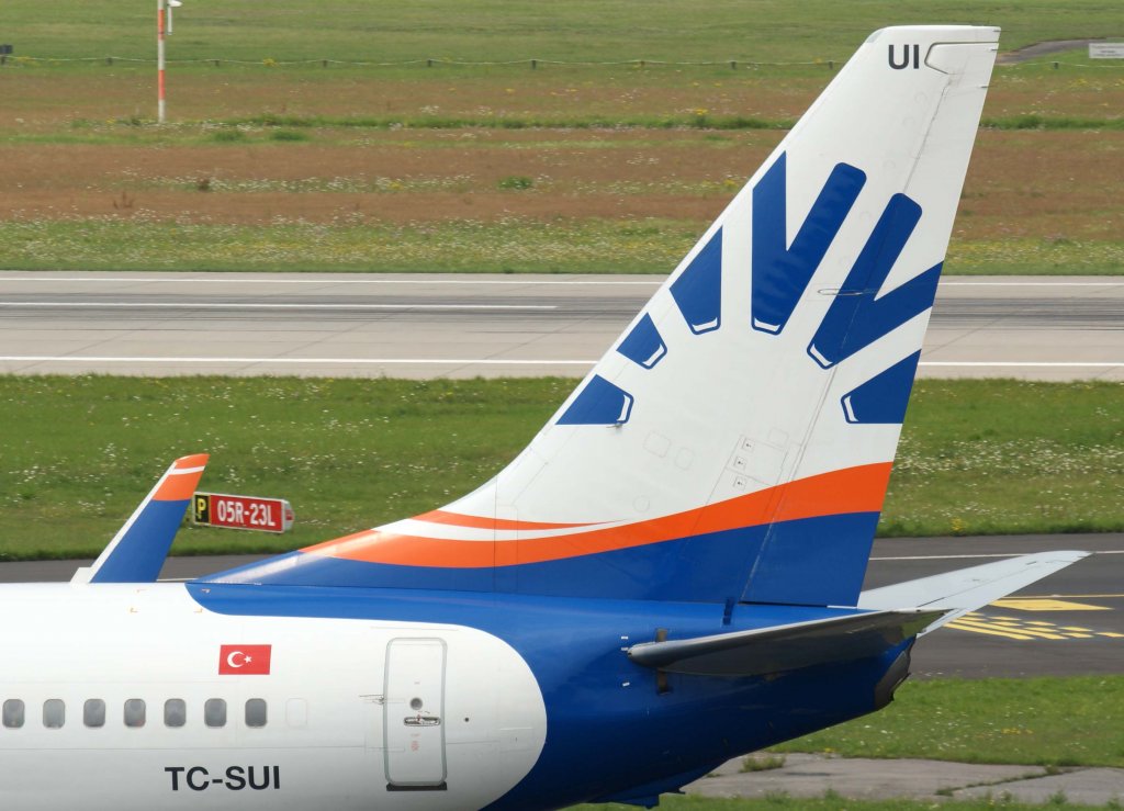 SunExpress, TC-SUI, Boeing 737-800 wl (Seitenleitwerk/Tail ~ neue SE-Lackierung), 28.07.2011, DUS-EDDL, Dsseldorf, Germany