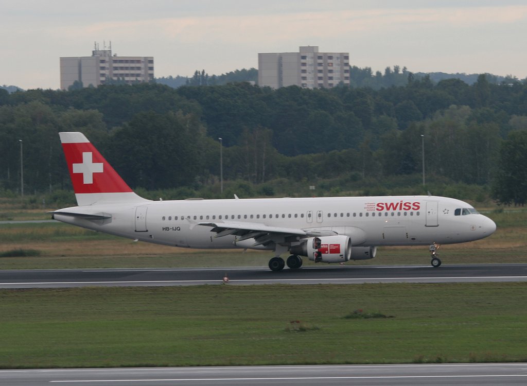 Swiss A 320-214 HB-IJQ nach der Landung in Berlin-Tegel am 04.09.2010