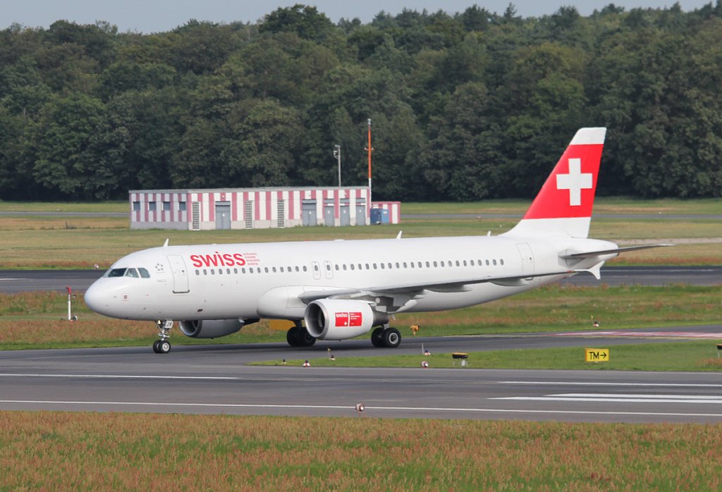 Swiss A 320-214 HB-IJX bei der Ankunft in Berlin-Tegel am 21.07.2012
