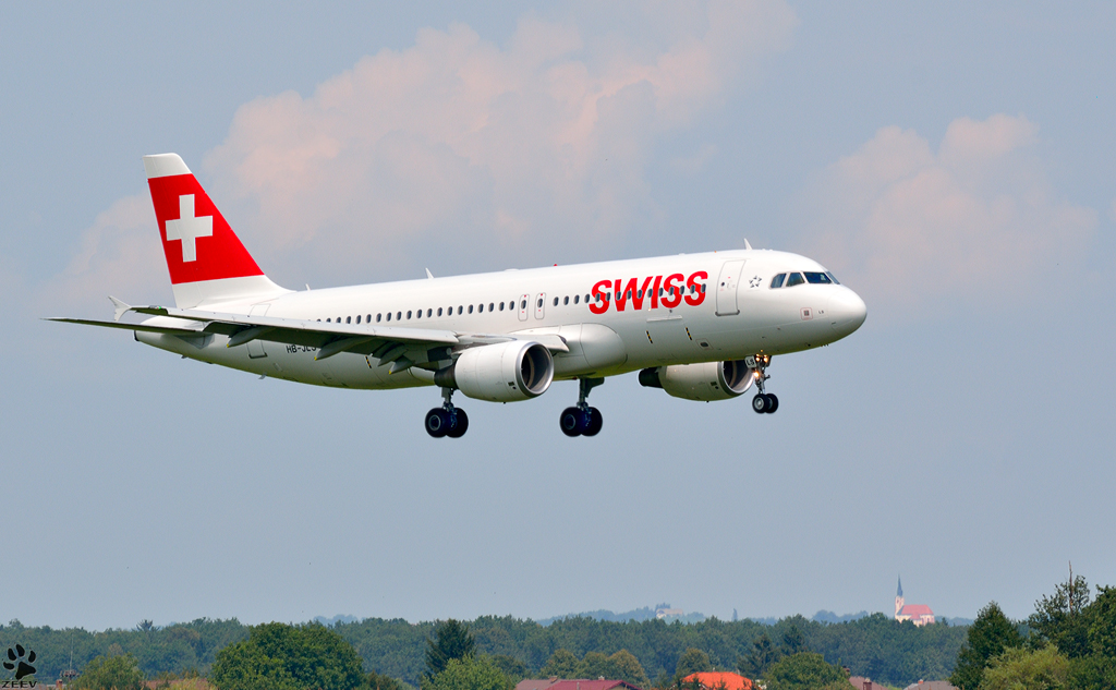 SWISS A320-214, HB-JLS bei der Landeanflug; Maribor Flughafen MBX. /3.8.2012
