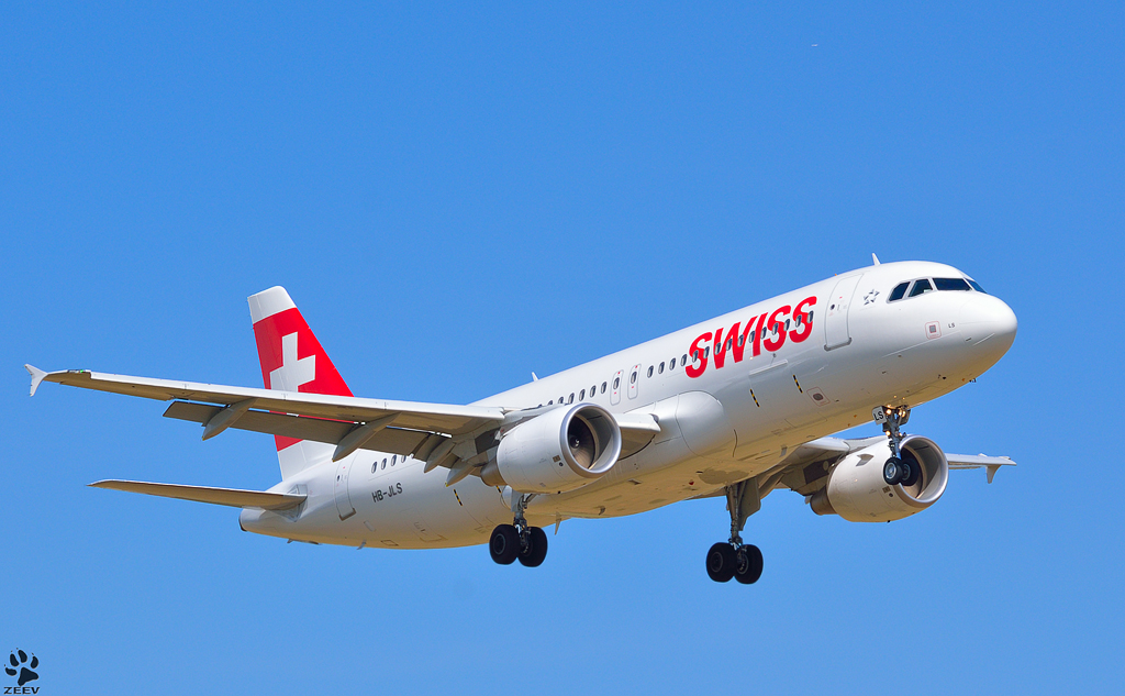 SWISS A320-214, HB-JLS bei Landeanflug; Maribor Flughafen MBX. /30.8.2012