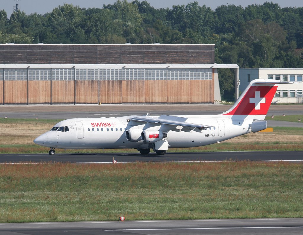 Swiss Avro Regjet RJ100 HB-IYR nach der Landung in Berlin-Tegel am 22.08.2010