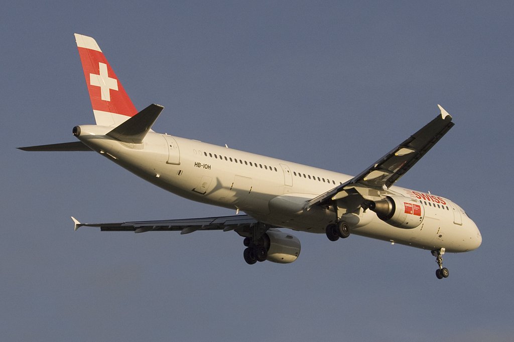 Swiss, HB-IOH, Airbus, A321-111, 02.12.2009, ZRH, Zrich, Switzerland 

