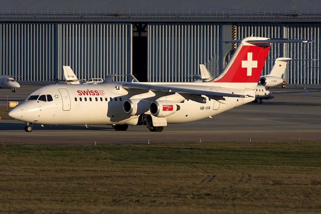 Swiss, HB-IYR, BAe, RJ-100, 02.01.2010, GVA, Geneve, Switzerland 

