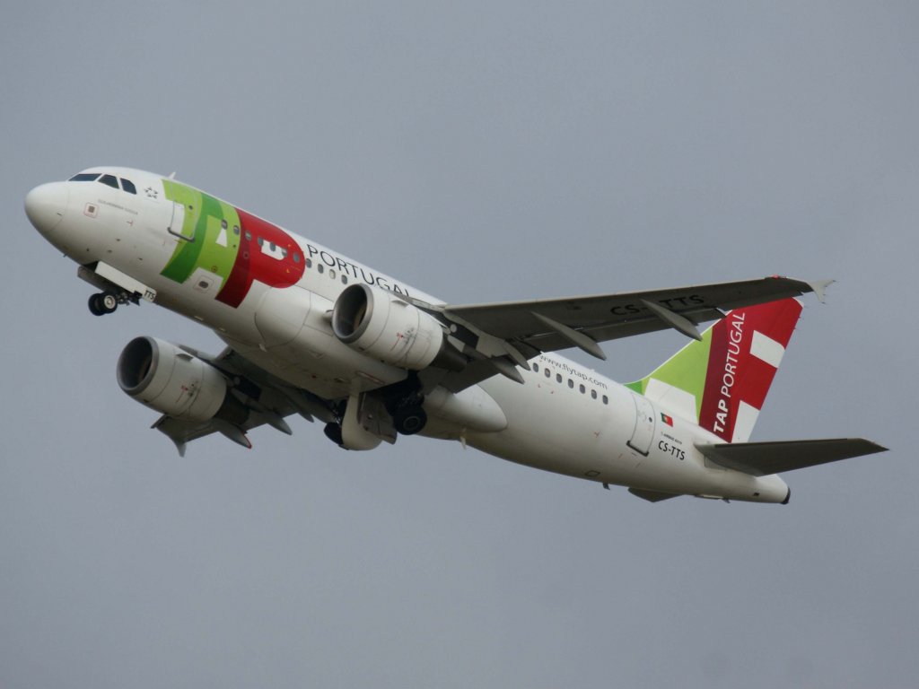 TAP Portugal, CS-TTS  Guilhermina Suggia , Airbus, A 319-100, 06.01.2012, DUS-EDDL, Dsseldorf, Germany