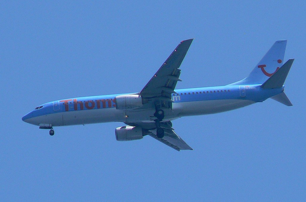 Thomsonfly B 737-804 G-CDZL im Landeanflug auf Korfu am 16.07.2010