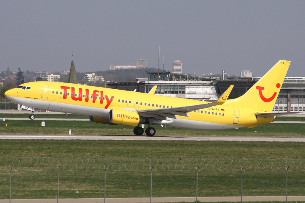 TUIfly 
Boeing 737-8K5 
D-AHFX 
STR Stuttgart [Echterdingen], Germany
09.04.11