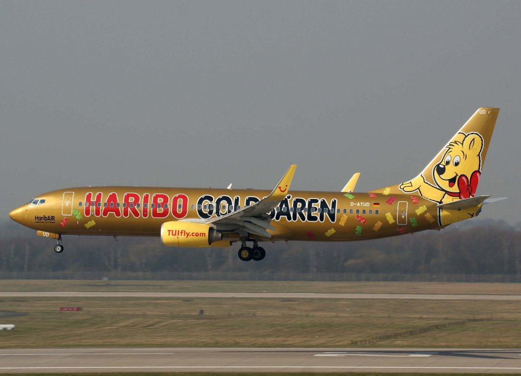 TUIfly, D-ATUD, Boeing 737-800 WL  Haribo-HaribAir  (jetzt wieder mit goldener Nase), 04.03.2011, DUS-EDDL, Dsseldorf, Germany