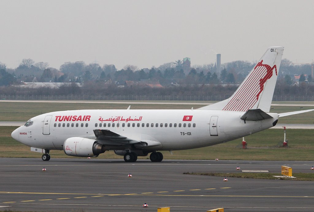 Tunisair B 737-5H3 TS-IOI bei der Ankunft in Dsseldorf am 11.03.2013
