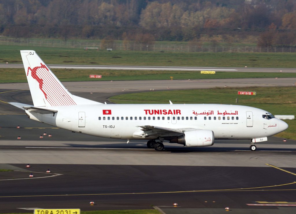 Tunisair, TS-IOJ, Boeing 737-500  Monastir , 2010.11.21, DUS-EDDL, Dsseldorf, Germany 


