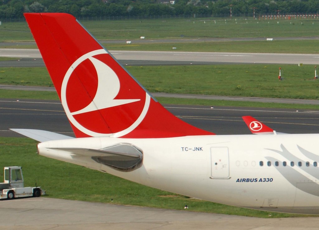 Turkish Airlines, TC-JNK, Airbus A 330-300  Sanliurfa  (Seitenleitwerk/Tail)(neue TA-Lackierung), 29.04.2011, DUS-EDDL, Dsseldorf, Germany