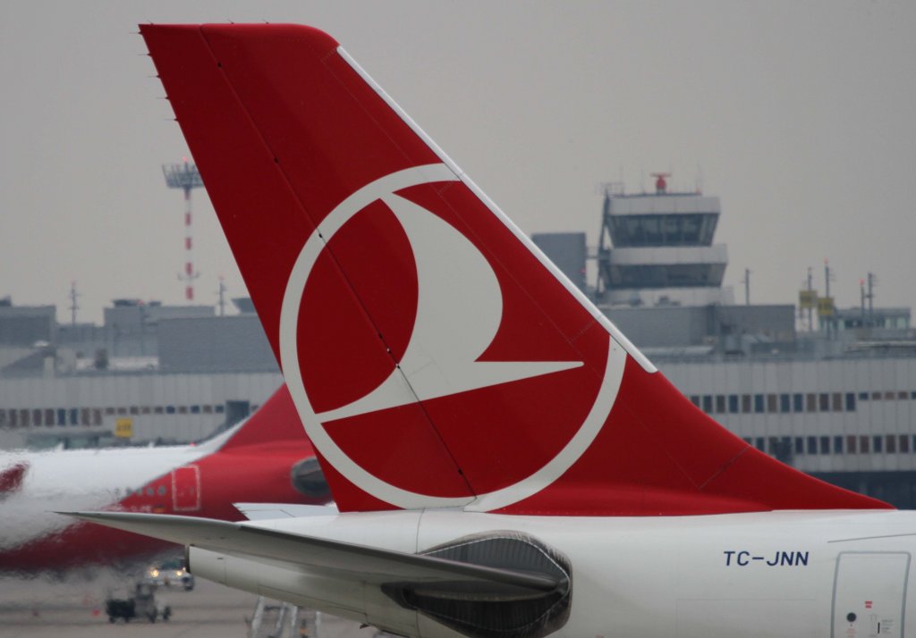 Turkish Airlines, TC-JNN  Selcuklu , Airbus, A 330-300 (Seitenleitwerk/Tail ~ neue TA-Lackierung), 11.03.2013, DUS-EDDL, Dsseldorf, Germany 