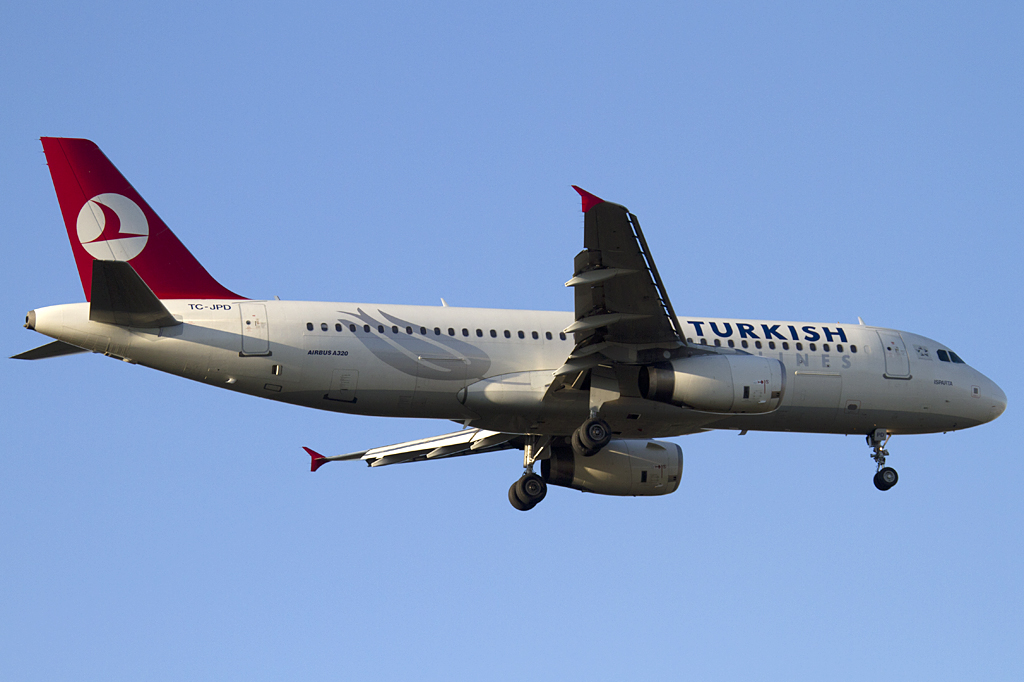 Turkish Airlines, TC-JPD, Airbus, A320-232, 12.10.2010, FRA, Frankfurt, Germany


