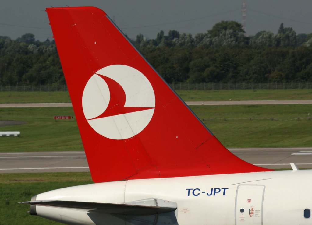 Turkish Airlines, TC-JPT, Airbus A 320-200  Urgup  (Seitenleitwerk/Tail), 2010.09.22, DUS-EDDL, Dsseldorf, Germany 

