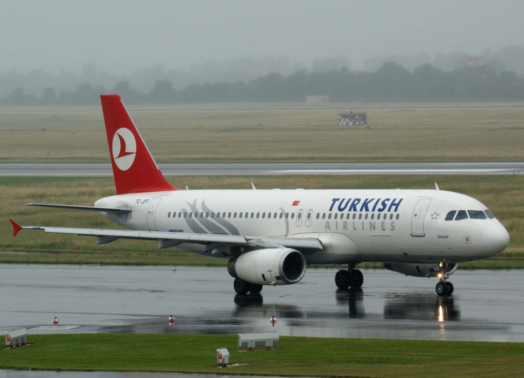 Turkish Airlines, TC-JPT  rgp , Airbus A 320-200, 20.06.2011, DUS-EDDL, Dsseldorf, Germany 

