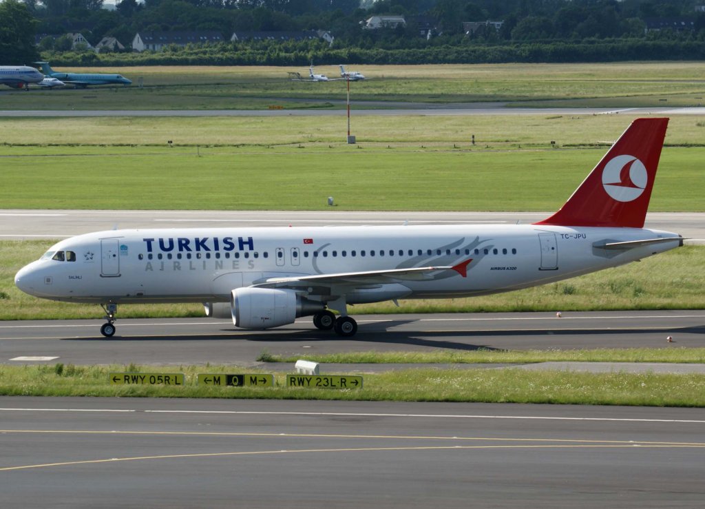 Turkish Airlines, TC-JPU, Airbus A 320-200  Salihi , 2010.06.11, DUS-EDDL, Dsseldorf, Germany 

