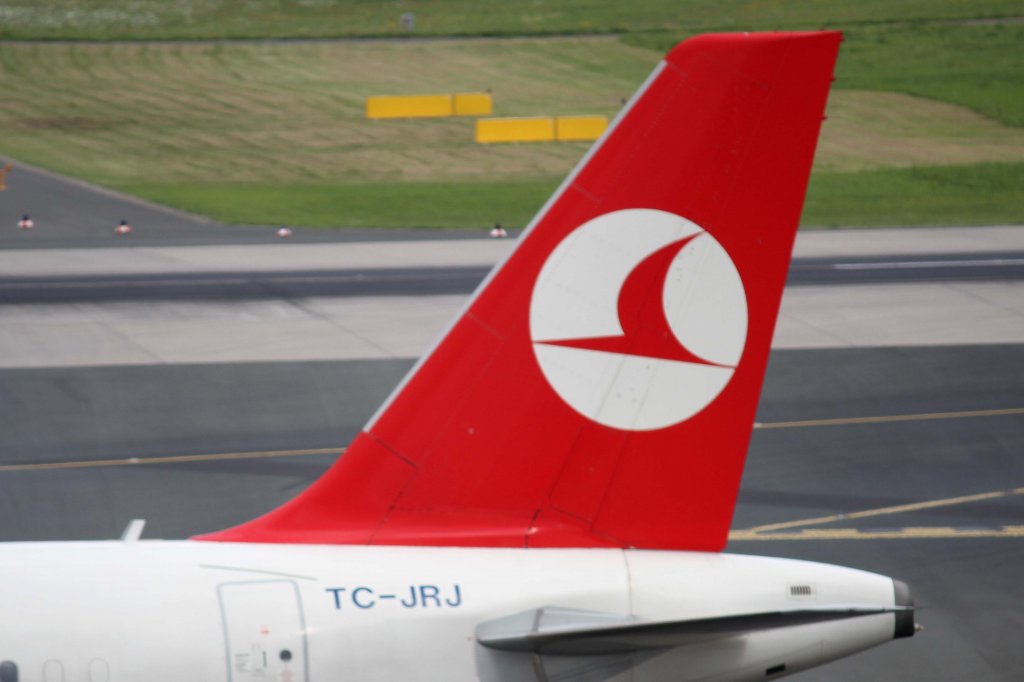 Turkish Airlines, TC-JRJ  Corum , Airbus, A 321-200 (Seitenleitwerk/Tail), 11.08.2012, DUS-EDDL, Dsseldorf, Germany 