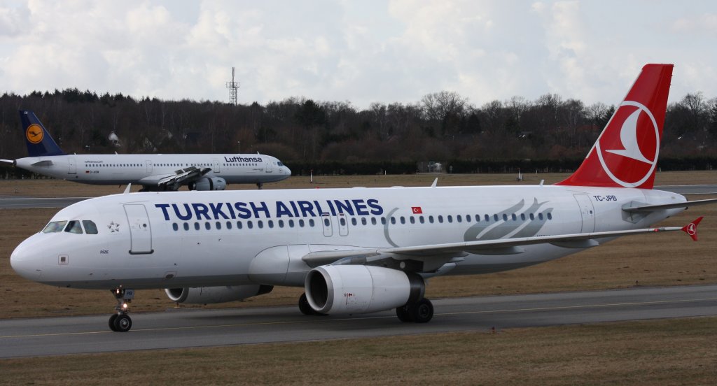 Turkish Airlines,TC-JPB,(c/n 2626),Airbus A320-232,08.03.2012,HAM-EDDH,Hamburg,Germany