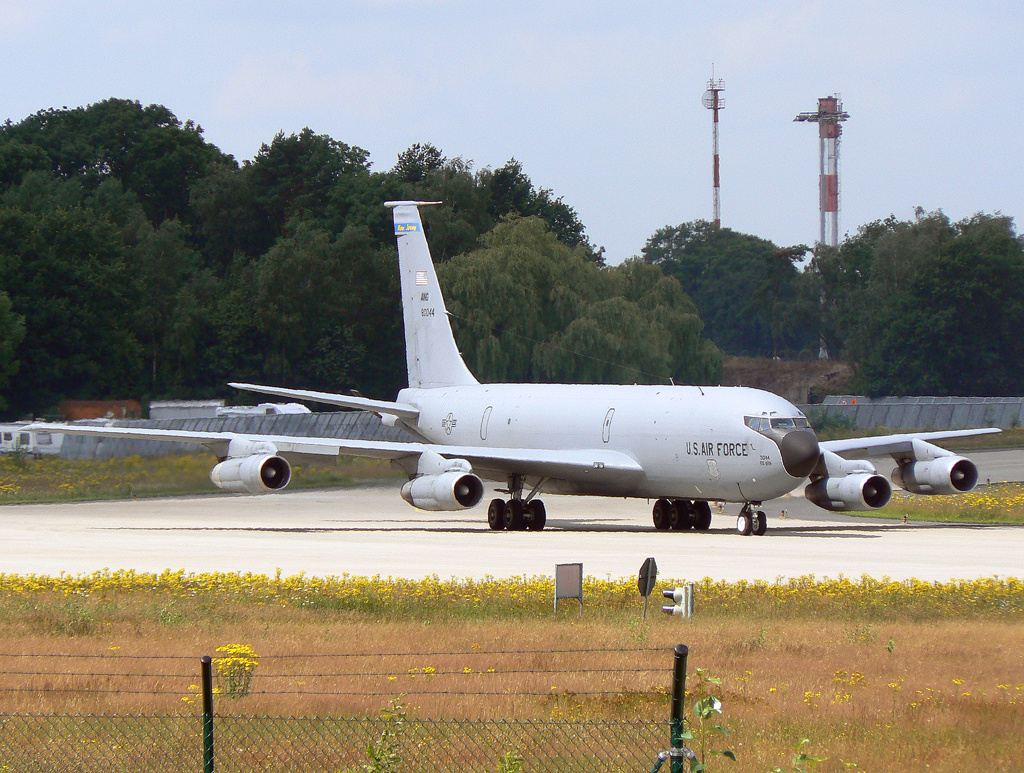 U. S. Air Force KC-135E ANG 58-0044 auf dem Taxiway zur 27 in GKE / ETNG / Geilenkirchen am 17.07.2007
