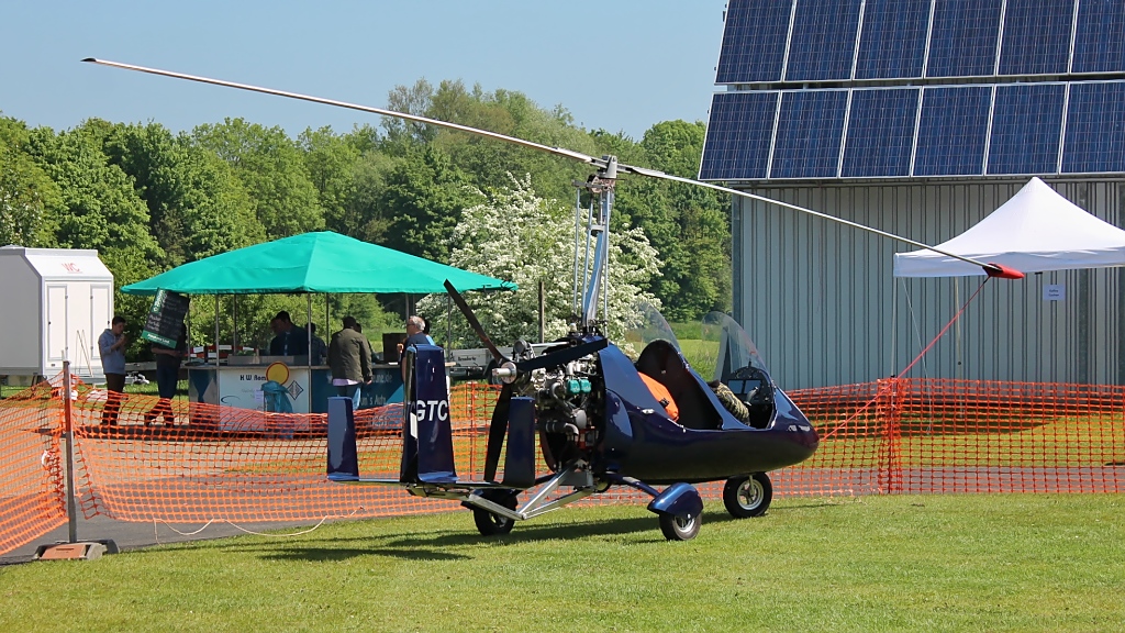 Ultraleicht-Hubschrauber D-MGTC beim Flugtag in Grefrath, 19.5.13