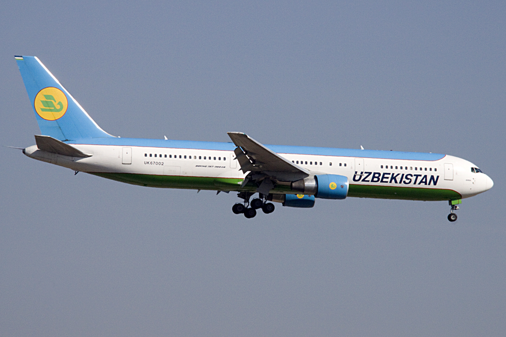 Uzbekistan Airways, UK-67002, Boeing, B767-33P, 24.04.2010, FRA, Frankfurt, Germany 


