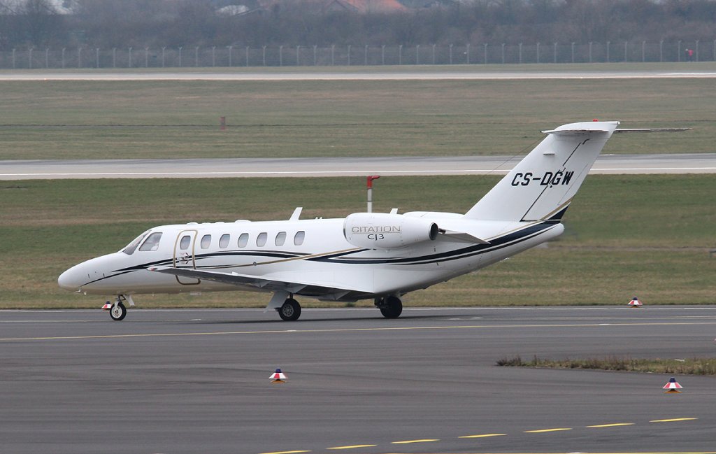 Valair Private Jets Cessna 525B Citation CJ3 CS-DGW bei der Ankunft in Dsseldorf  am 11.03.2013