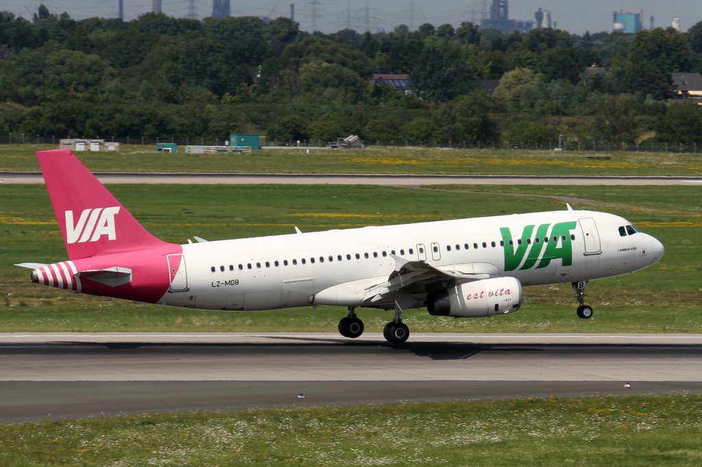 VIA, LZ-MDB, Airbus, A 320-200, 11.08.2012, DUS-EDDL, Dsseldorf, Germany 