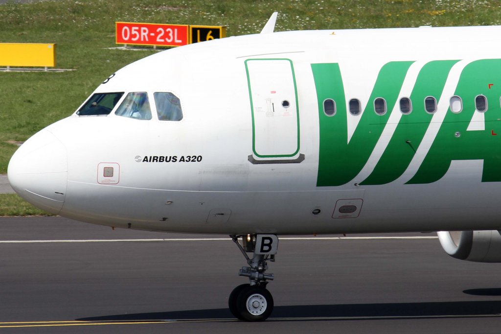 VIA, LZ-MDB, Airbus, A 320-200 (Bug/Nose), 11.08.2012, DUS-EDDL, Dsseldorf, Germany 