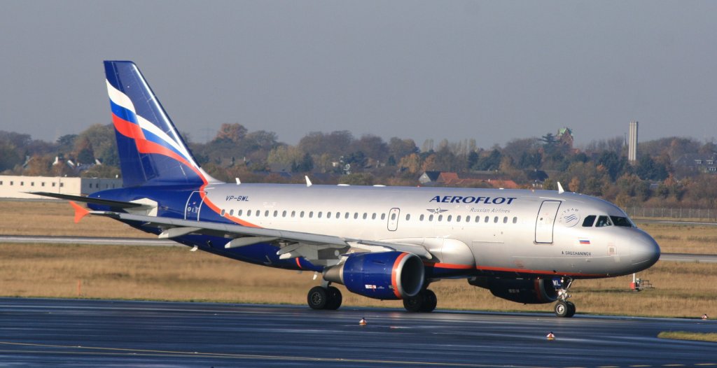 VP-BWL fliegt mit SU 128 nach Moskau-Sheremetyevo.
8.11.2009