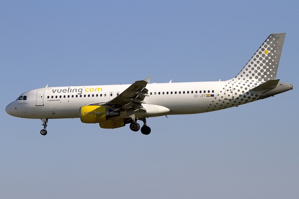 Vueling, EC-JFF, Airbus, A320-214, 04.05.2013, BCN, Barcelona, Spain 




