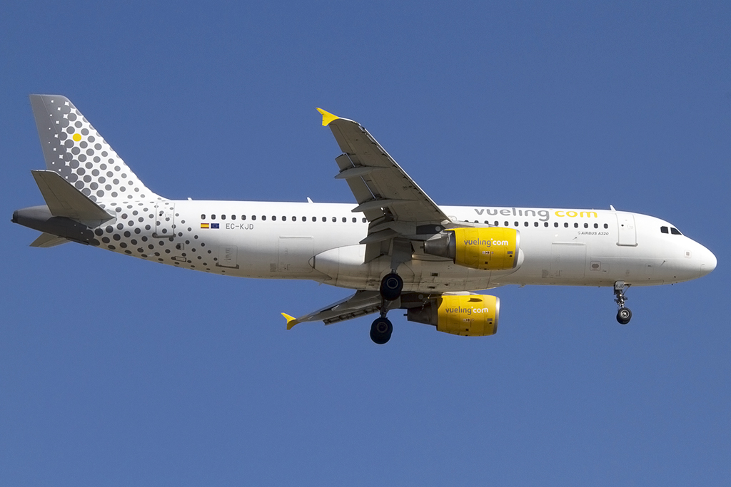 Vueling, EC-KJD, Airbus, A320-216, 04.05.2013, BCN, Barcelona, Spain




