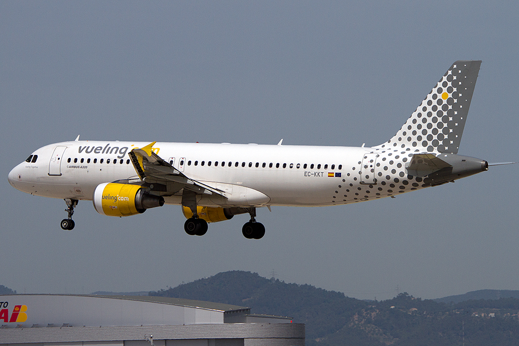 Vueling, EC-KKT, Airbus, A320-214, 12.05.2012, BCN, Barcelona, Spain


