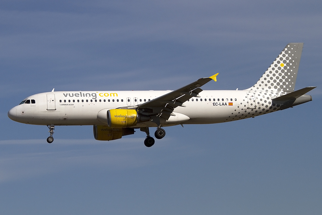Vueling, EC-LAA, Airbus, A320-214, 14.09.2012, BCN, Barcelona, Spain 


