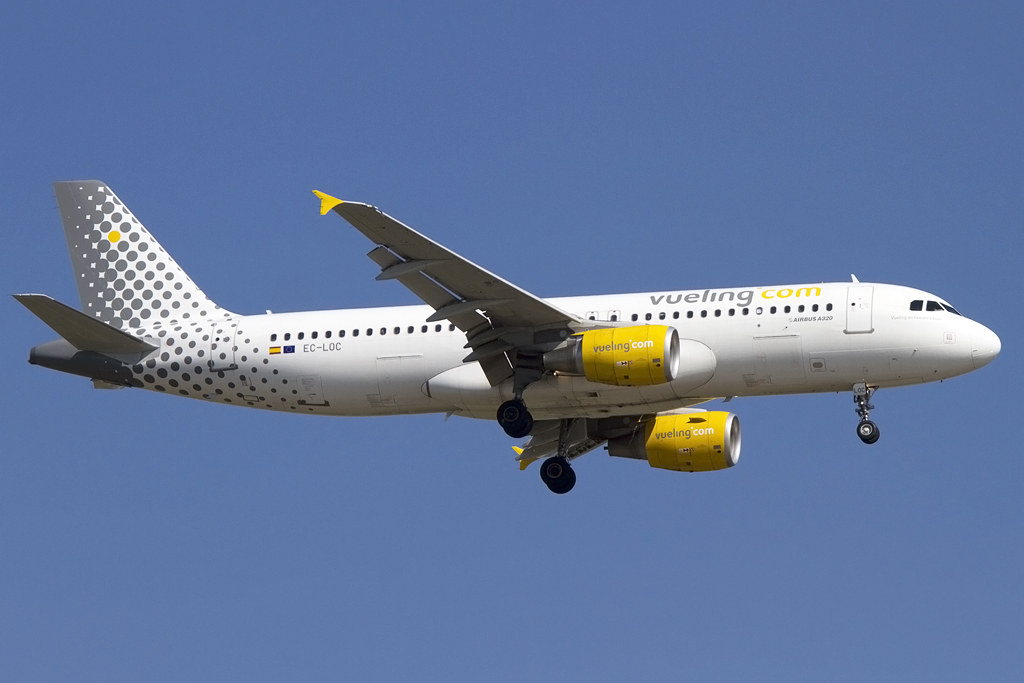 Vueling, EC-LOC, Airbus, A320-214, 04.05.2013, BCN, Barcelona, Spain 




